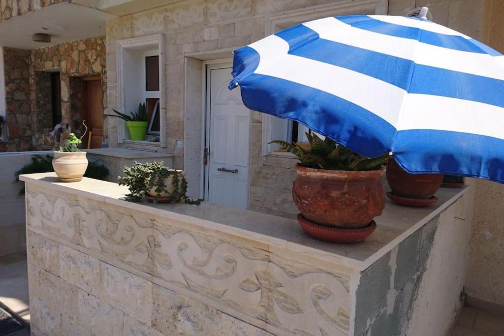 Isabella Court Townhouse Near Venus Beach And Lidl Paphos Exterior photo