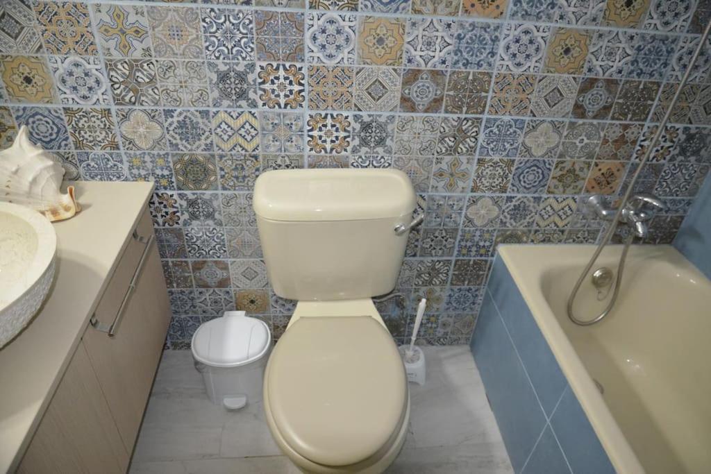 Isabella Court Townhouse Near Venus Beach And Lidl Paphos Exterior photo